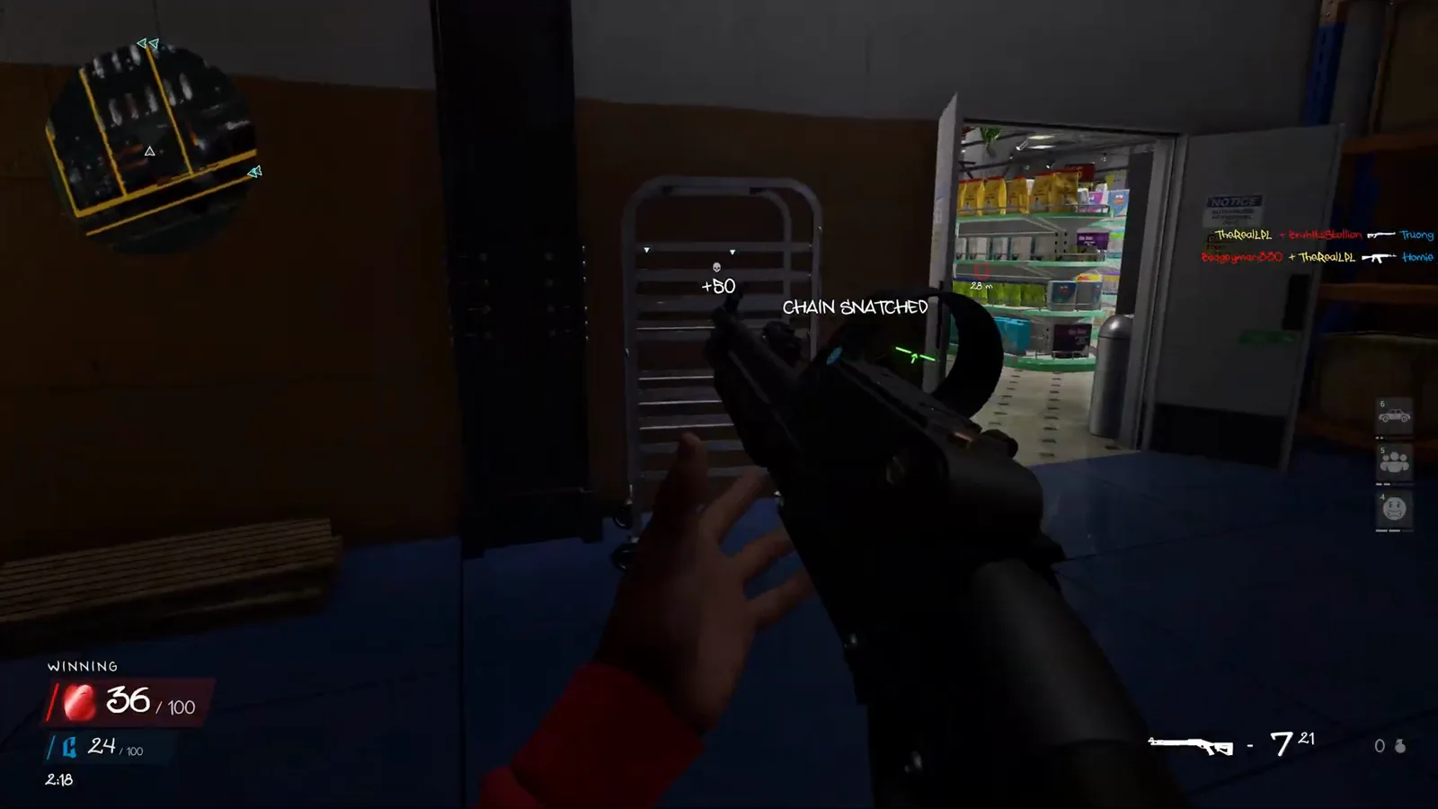 Hood Warfare 2 displays Chain Snatched after the enemy chain is collected near the Supermarket stockroom doorway.