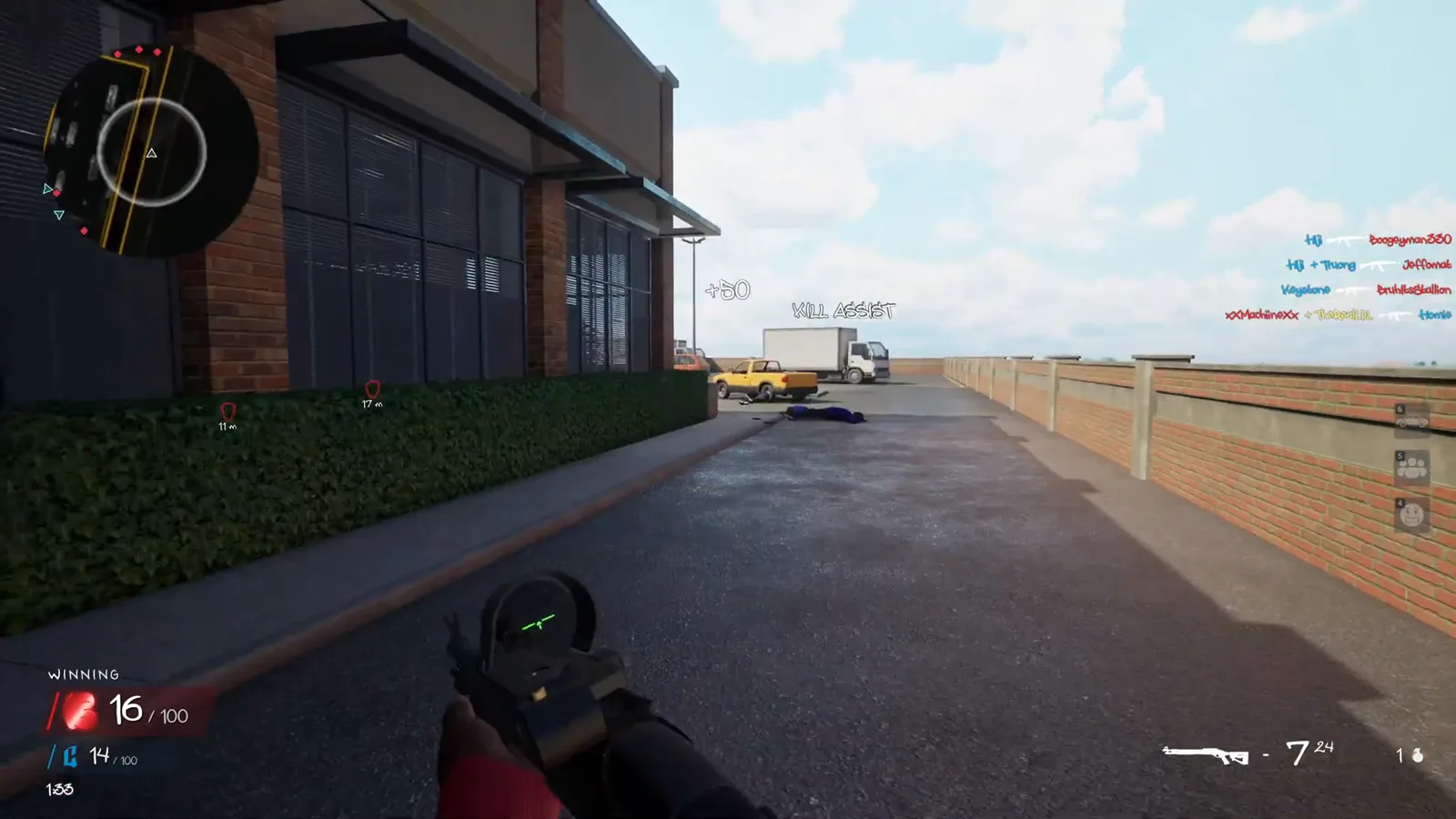 Hood Warfare 2 Chain Snatch shows a Kill Assist message and dropped-chain markers along the Supermarket side lane.